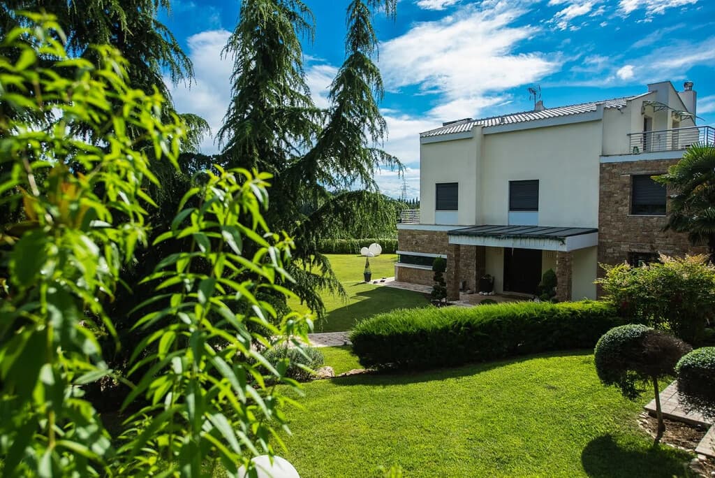 For Sale Villa 800 m² in Thessaloniki