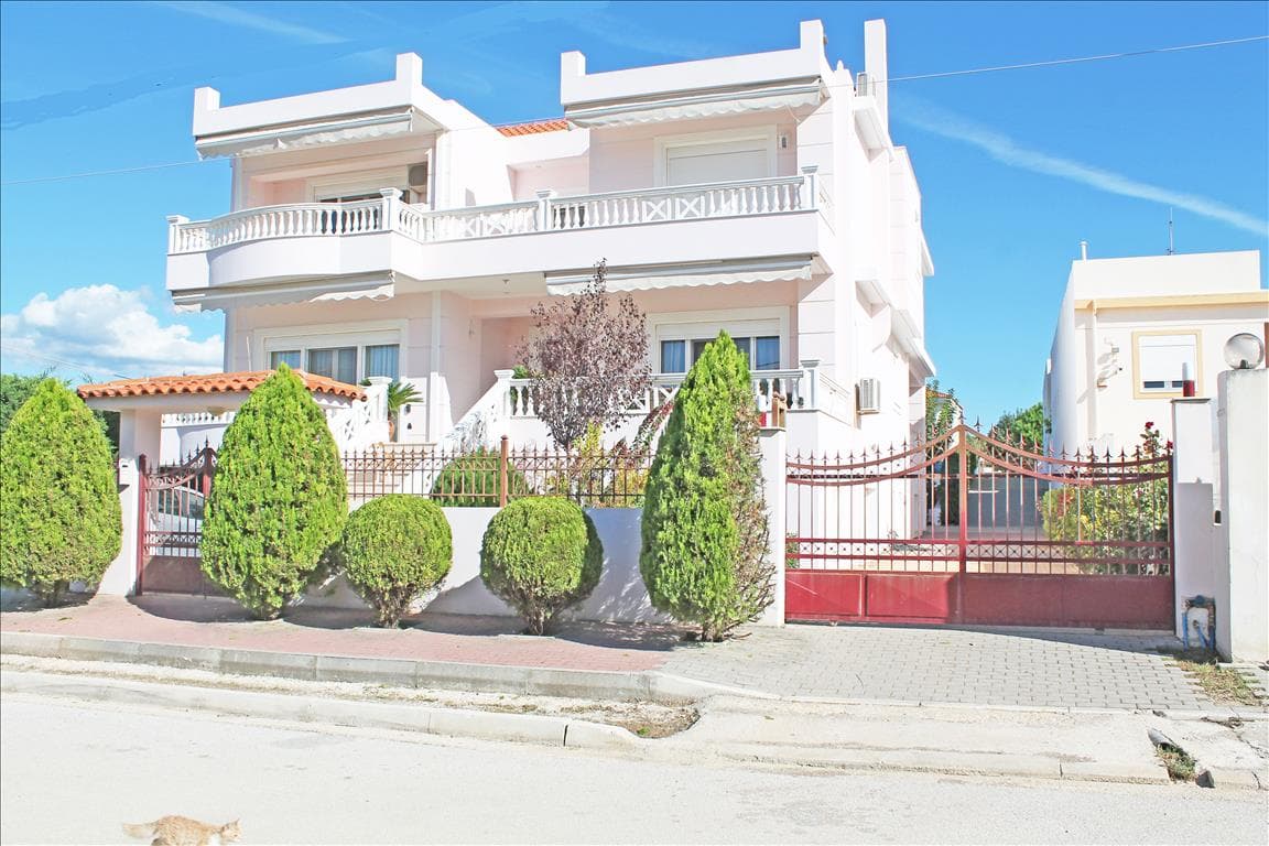 For Sale Villa 509 m² in Loutraki