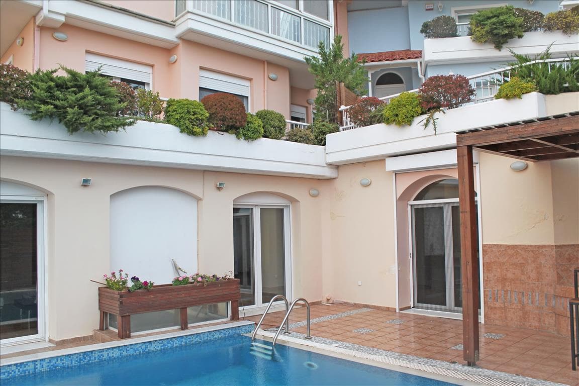 For Sale Villa 420 m² in Athens