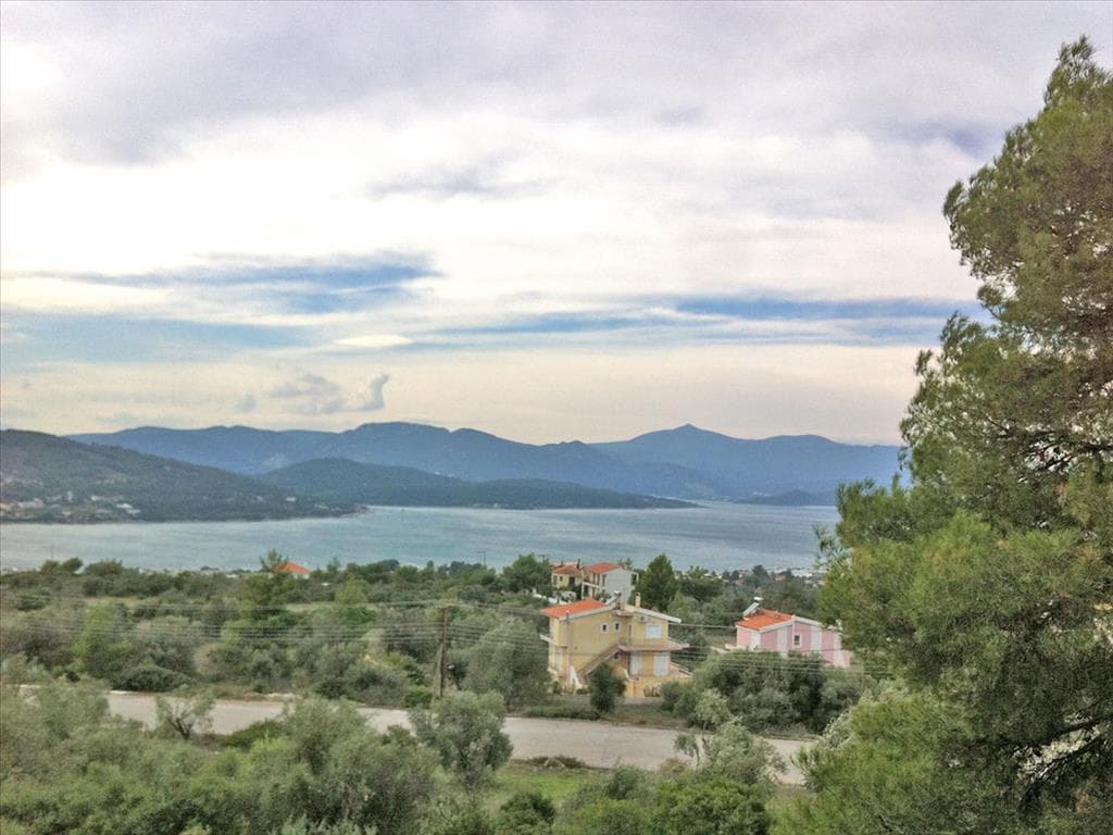 For Sale Land 1058 m² in central Greece
