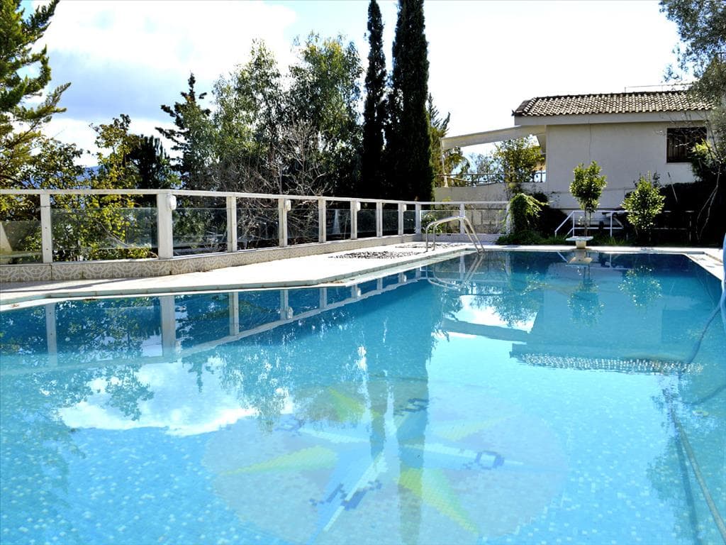 For Sale Villa 1400 m² in Athens