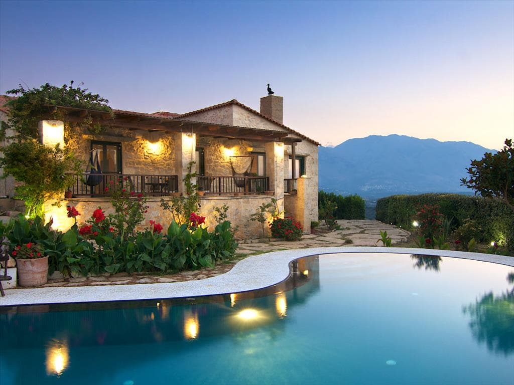 For Sale Villa 450 m² in Crete