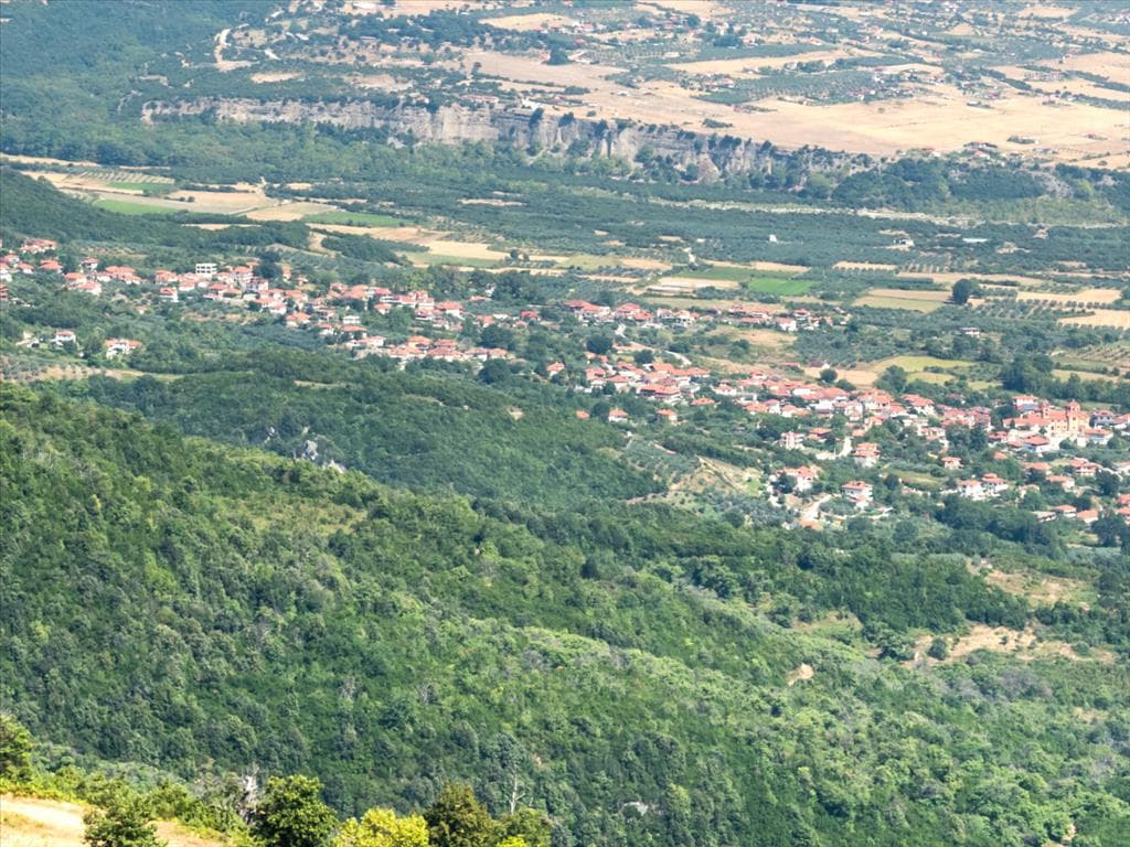 For Sale Land 445 m² in central Greece