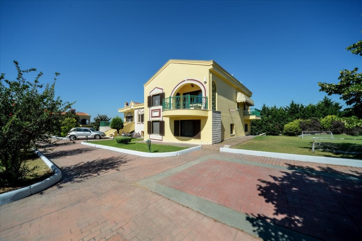 For Sale Villa 1168 m² in the suburbs of Thessaloniki