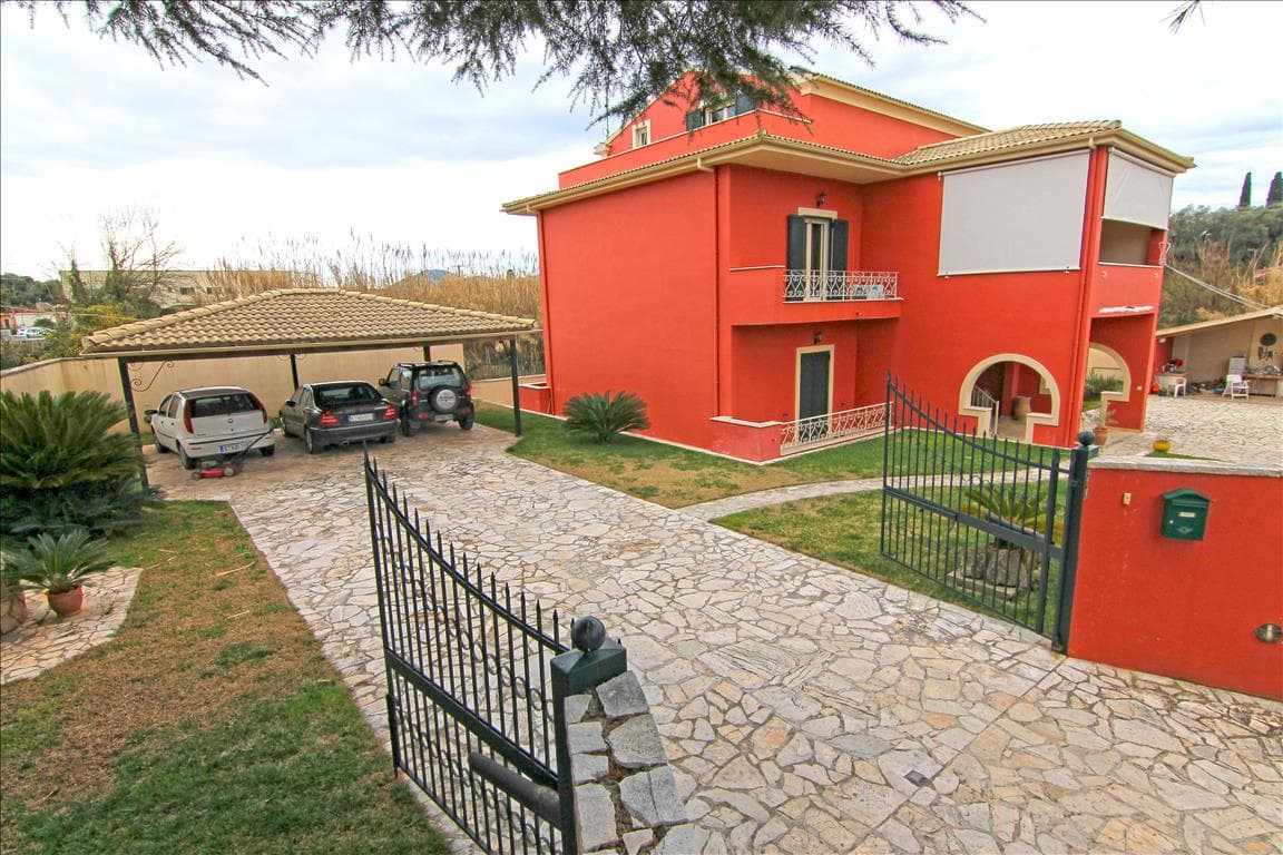 For Sale Detached house 275 m² in Corfu