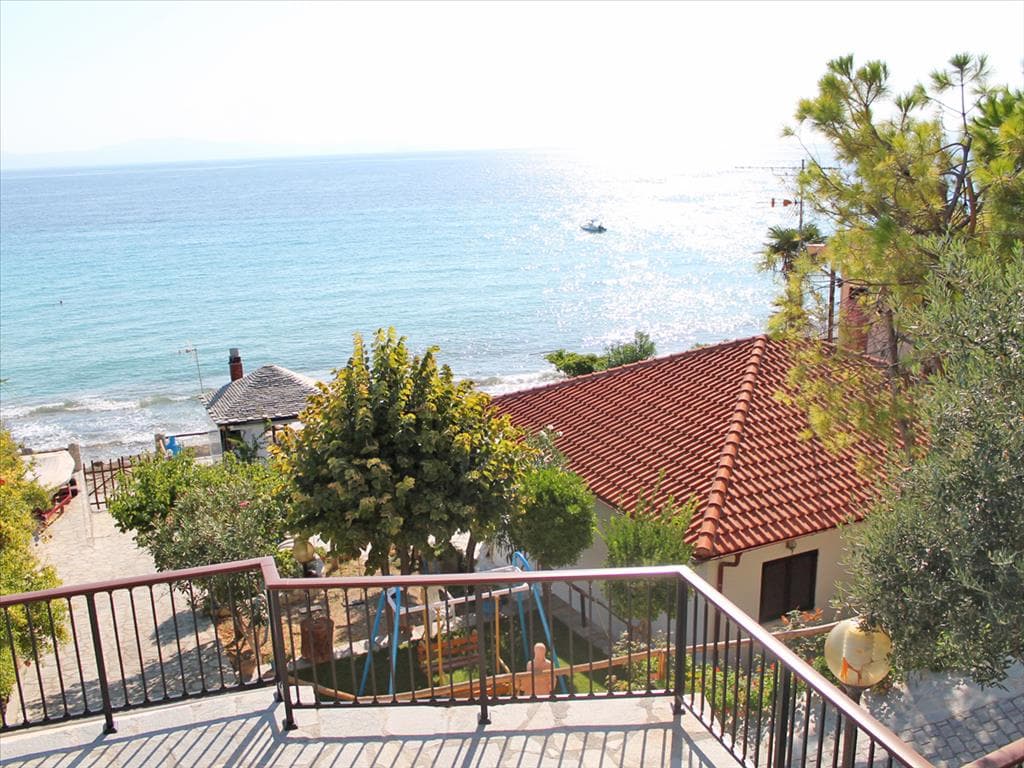 Charming Three-Bedroom House in Kassandra, Chalkidiki