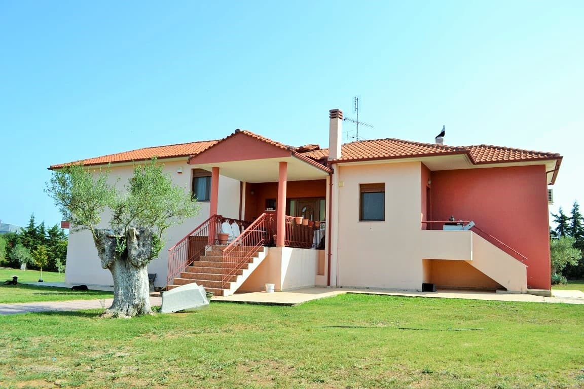 For Sale Villa 400 m² in Chalkidiki