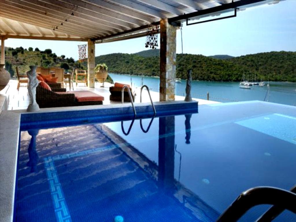 For Sale Villa 300 m² in Epirus