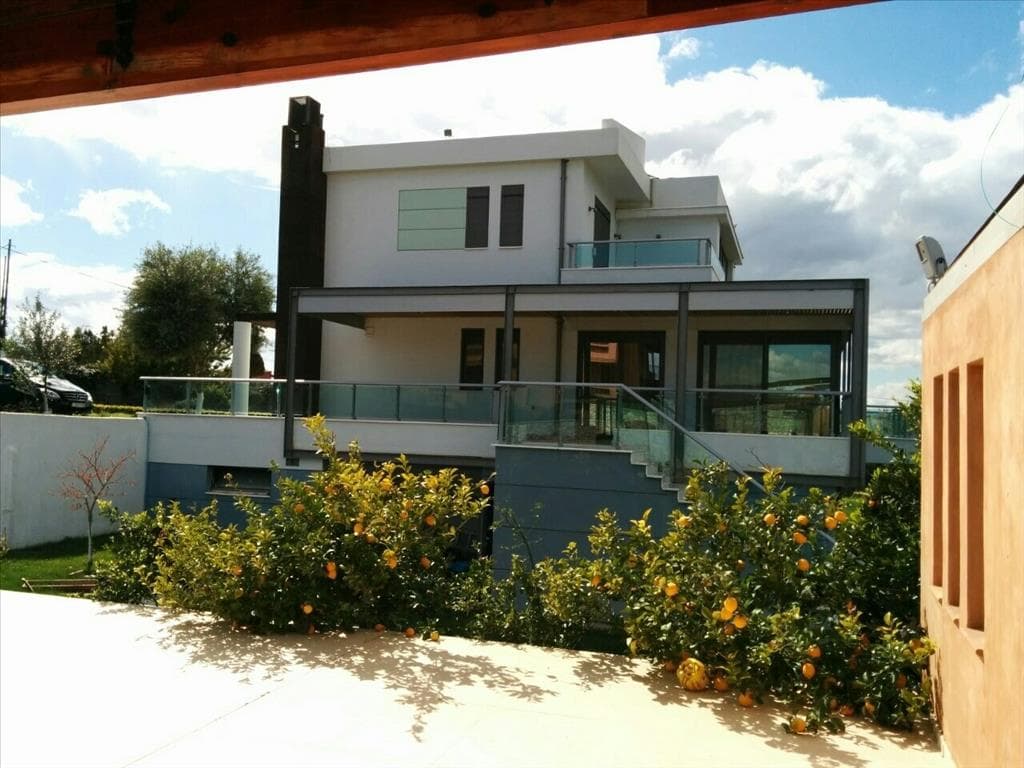 For Sale Villa 500 m² in Loutraki
