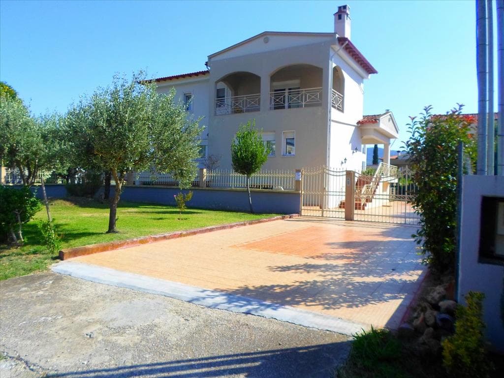 For Sale Detached house 350 m² in the suburbs of Thessaloniki