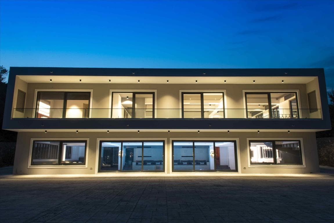 For Sale Villa 1000 m² in Corfu