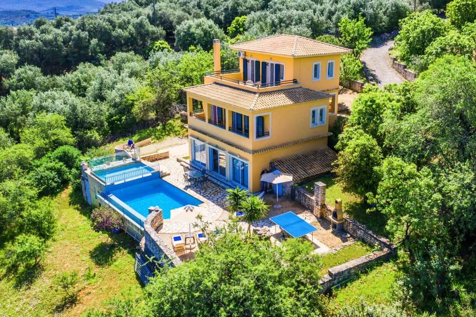 For Sale Villa 240 m² in Corfu
