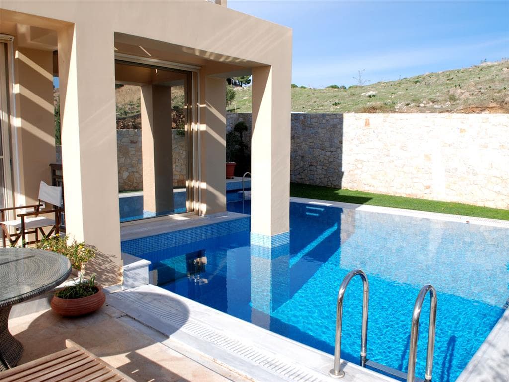 For Sale Villa 550 m² in Athens