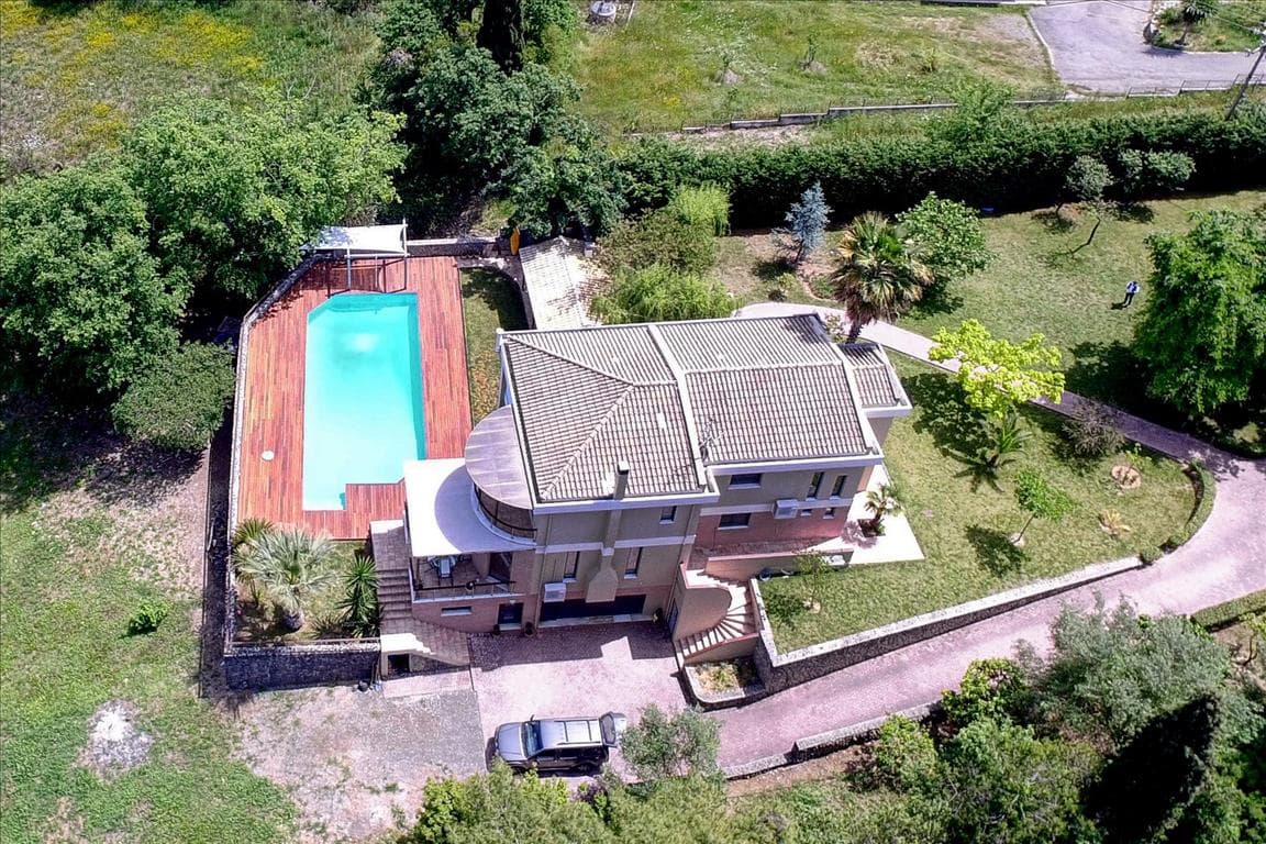 For Sale Villa 290 m² in Corfu