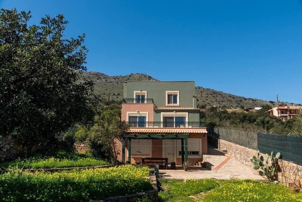 For Sale Detached house 300 m² in Crete
