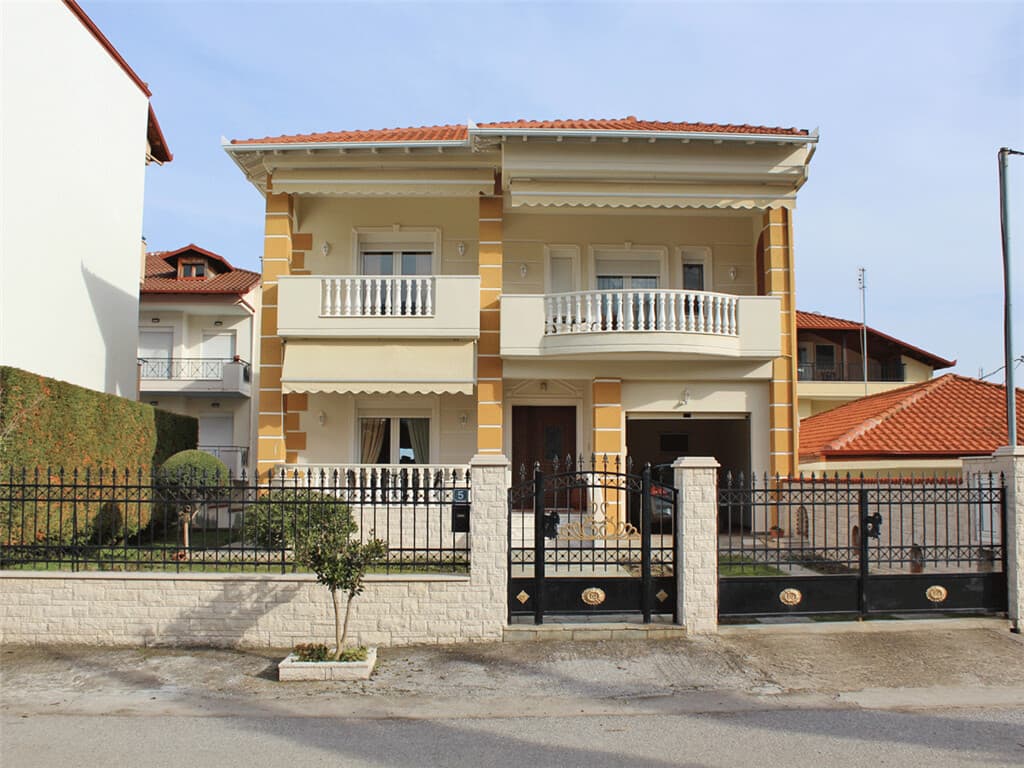 For Sale Detached house 320 m² on the Olympic Coast