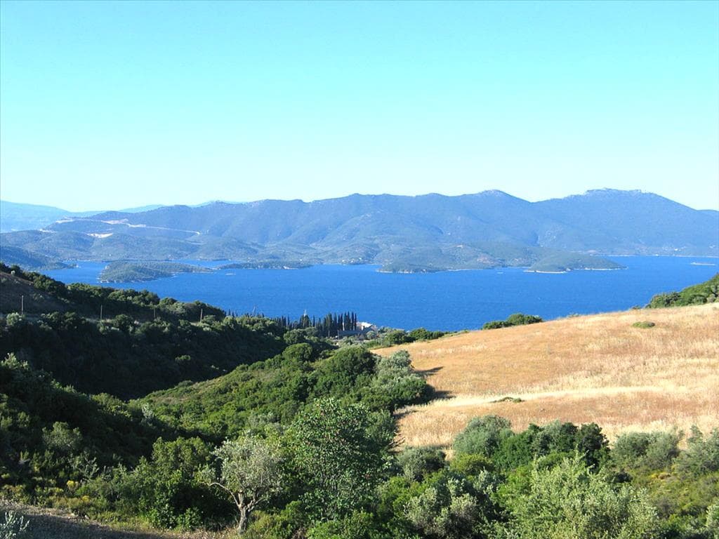For Sale Land 5600 m² in central Greece