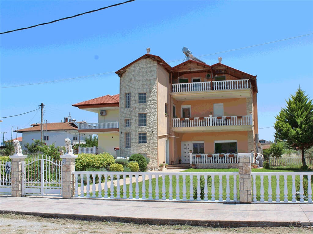 For Sale Detached house 182 m² on the Olympic Coast
