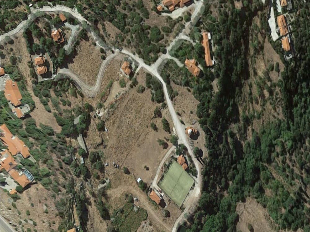 For Sale Land 2470 m² in central Greece