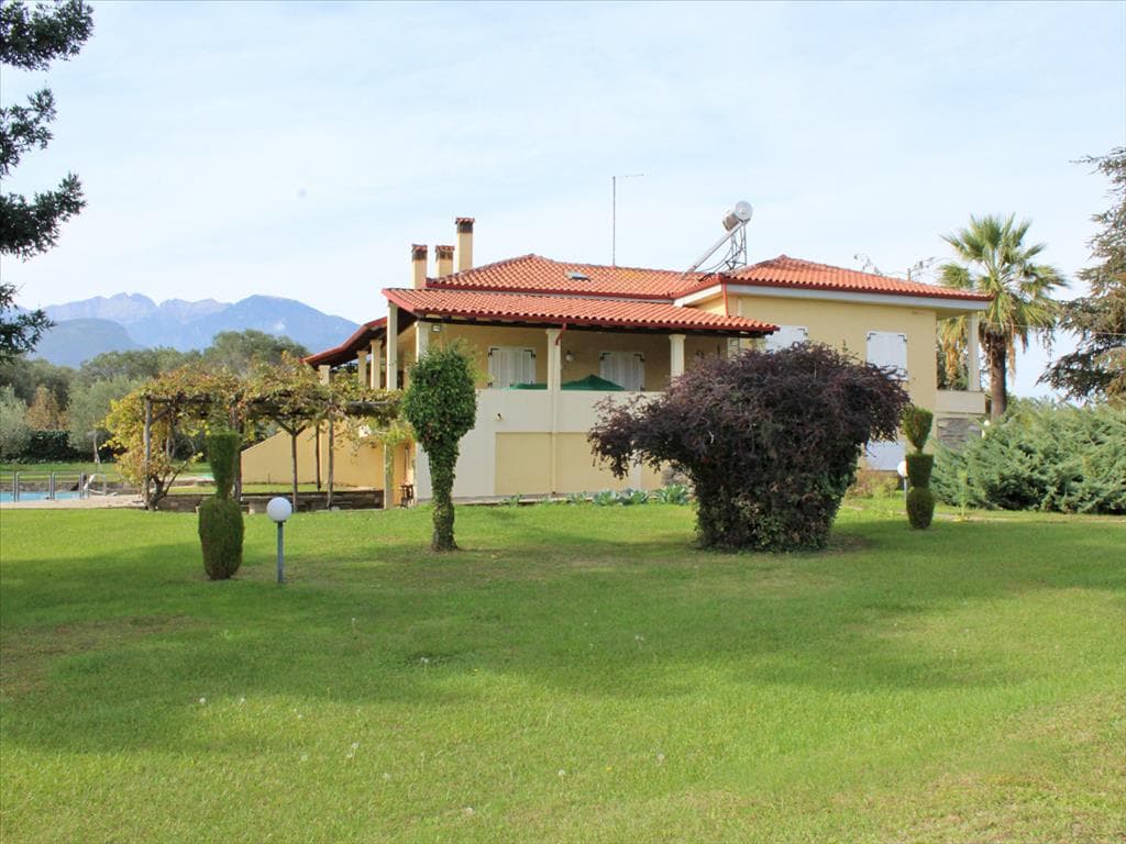 For Sale Villa 220 m² on the Olympic Coast