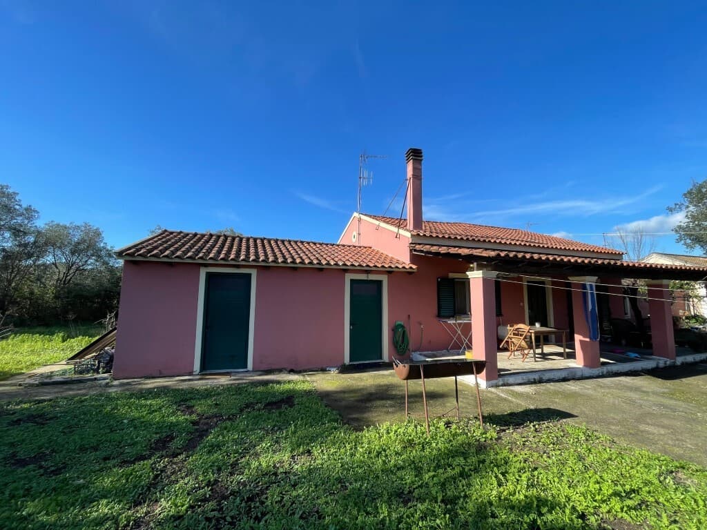 Spacious 1-Storey House with Garden in Corfu