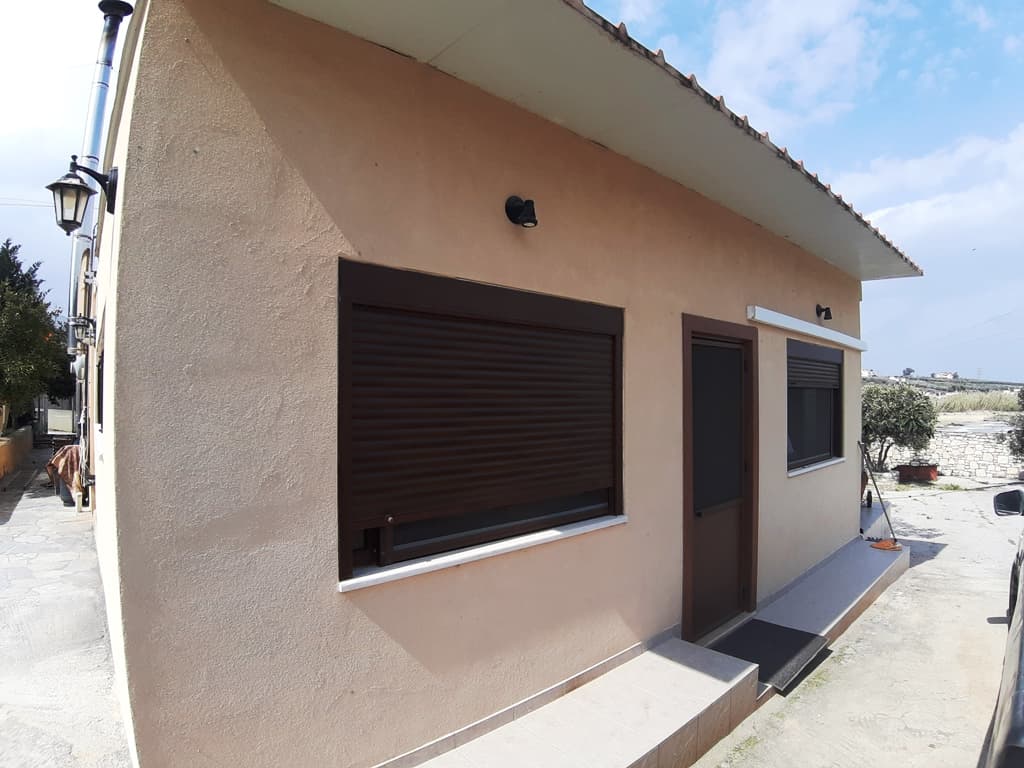 Charming Two-Bedroom House with Large Plot in Heraklion, Crete