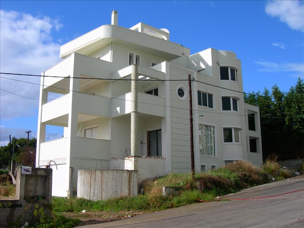Spacious 1,000 m² Under-Construction Villa in Inofita