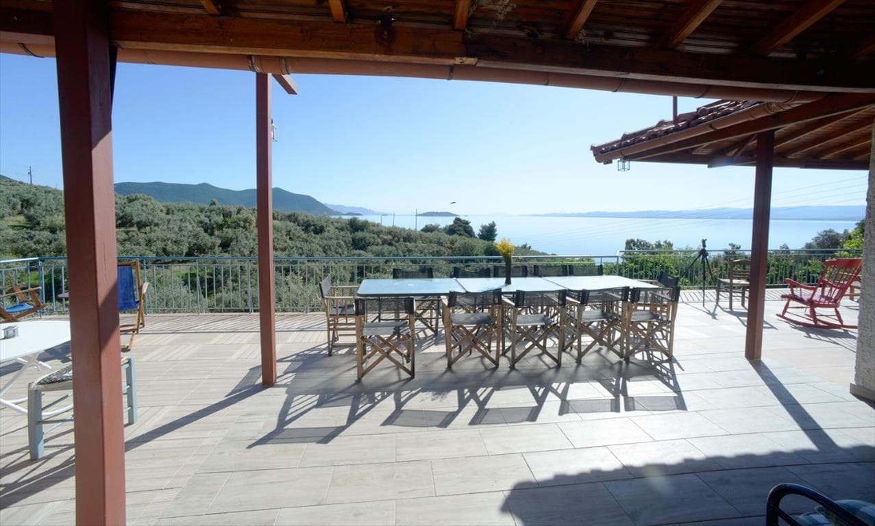 For Sale Villa 250 m² in central Greece