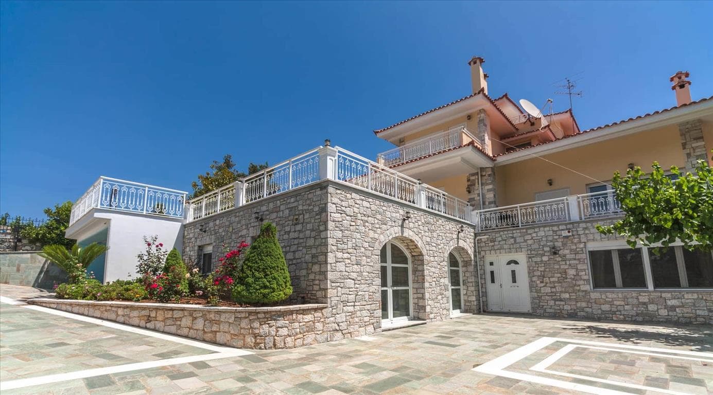 For Sale Maisonette 667 m² in Attica
