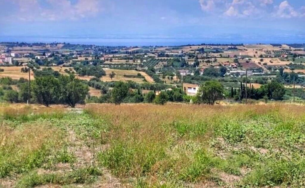 For Sale Land 4250 m² in the suburbs of Thessaloniki