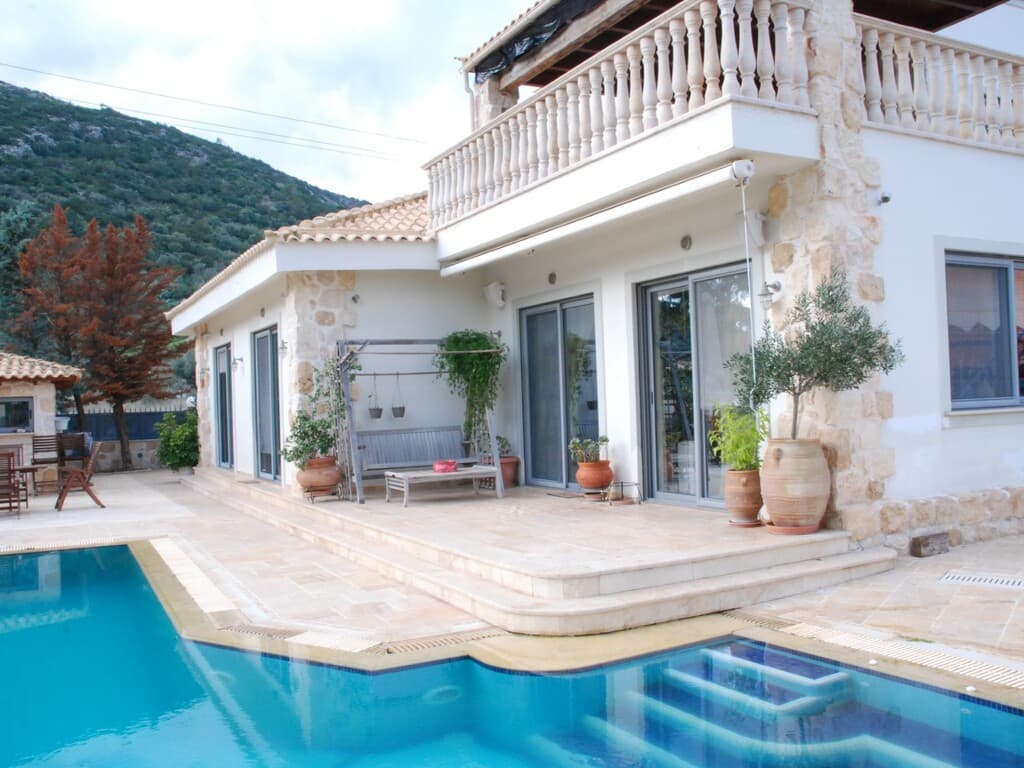 For Sale Villa 950 m² in Attica