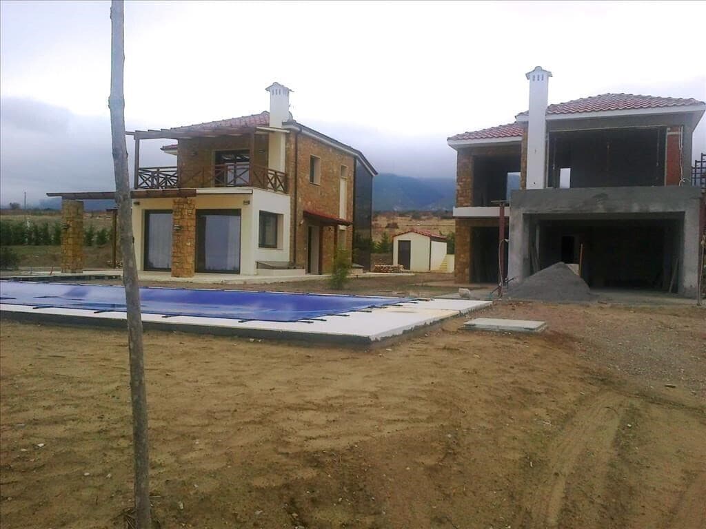 Spacious Three-Bed Villa with Private Pool near Olympic Coast