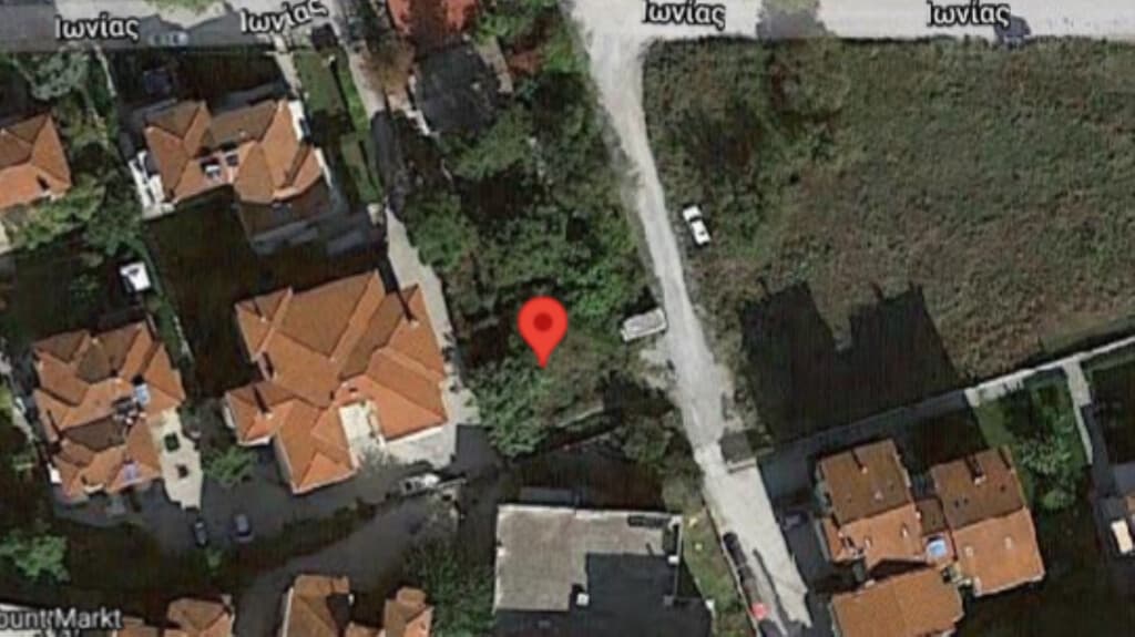 For Sale Land 300 m² in the suburbs of Thessaloniki