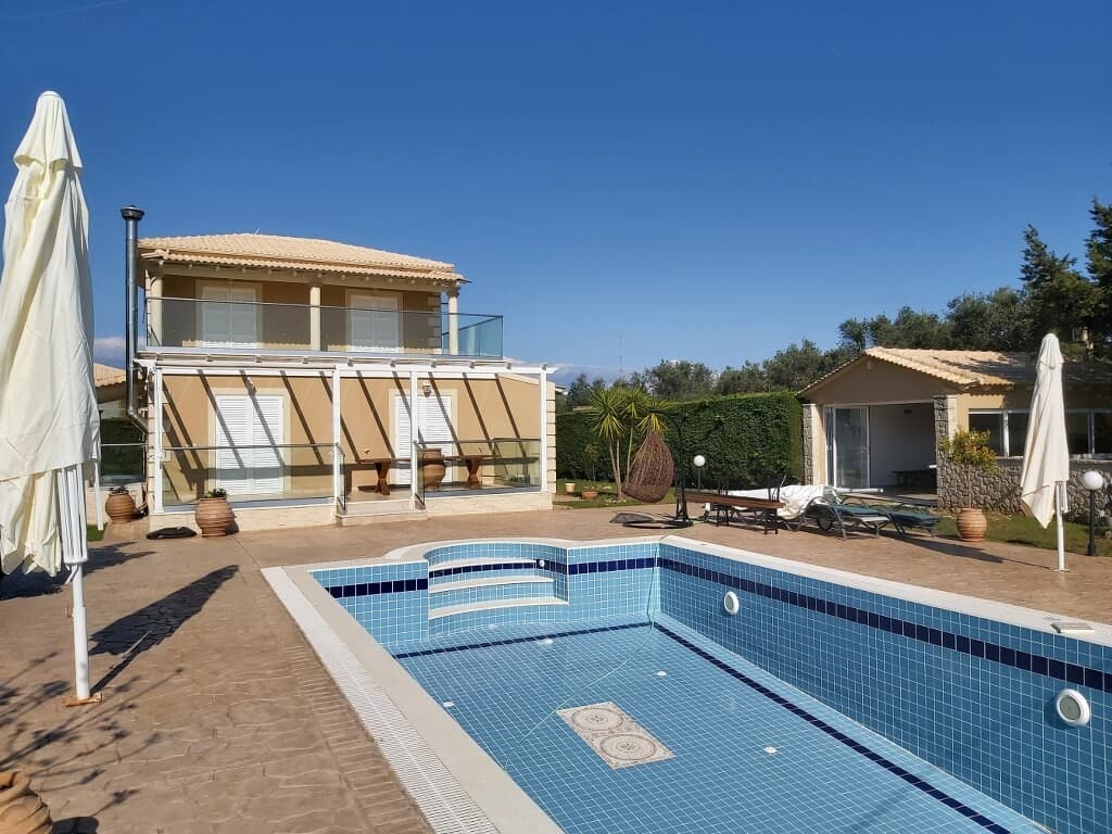 For Sale Villa 155 m² in Corfu
