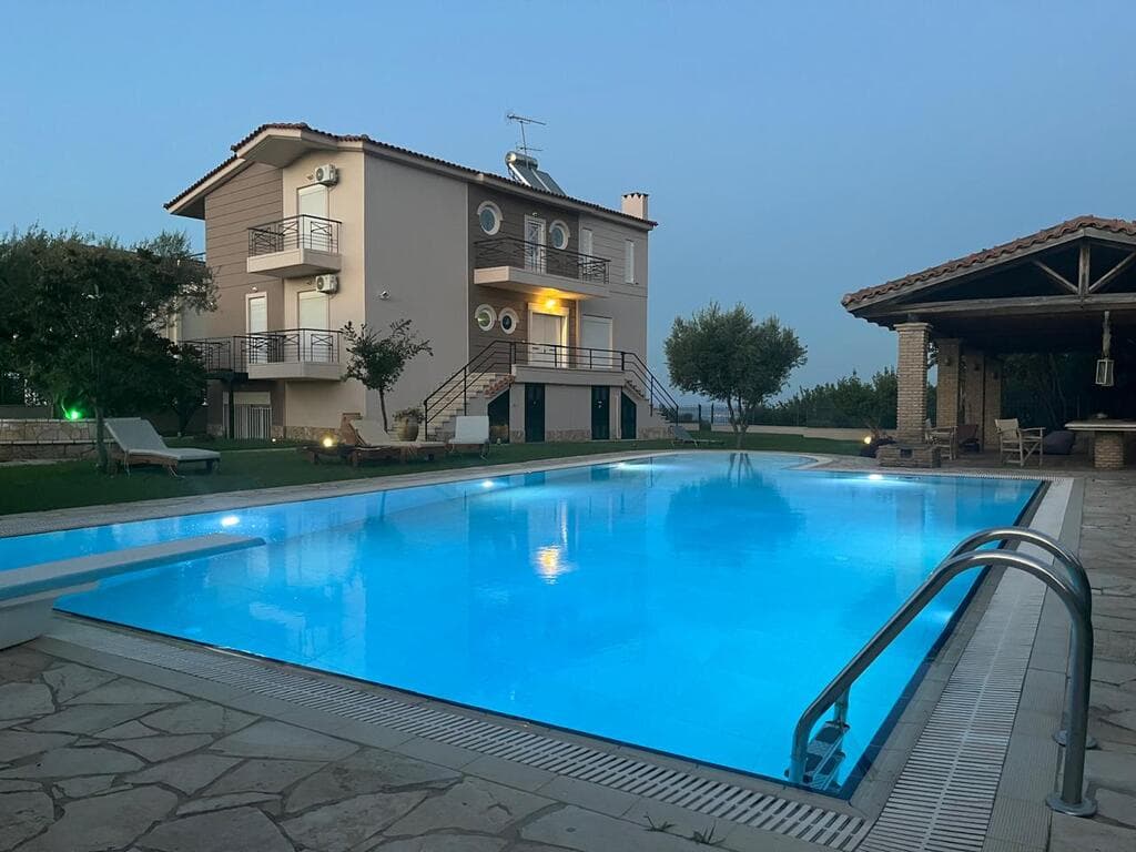 For Sale Villa 350 m² in Eastern Peloponnese