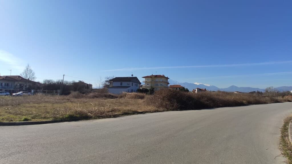 For Sale Land 600 m² on the Olympic Coast