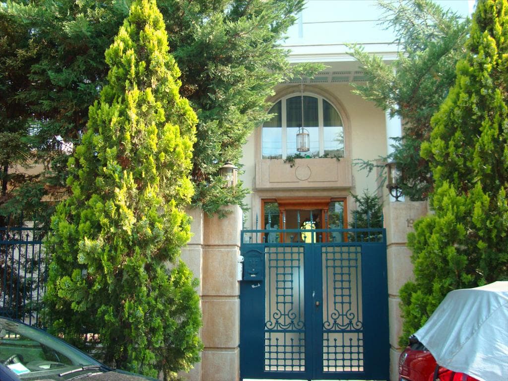 For Sale Villa 800 m² in Athens
