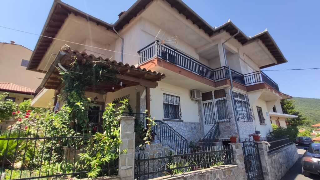 For Sale Detached house 255 m² on the Olympic Coast