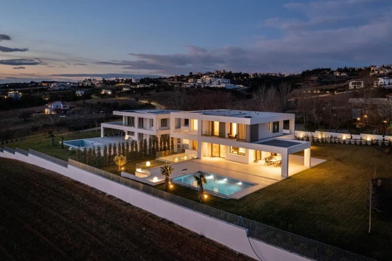 For Sale Villa 300 m² in the suburbs of Thessaloniki