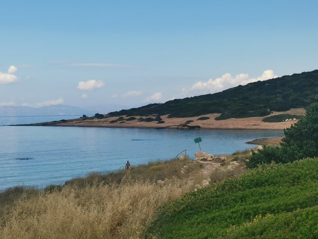 For Sale Land 900 m² in Attica