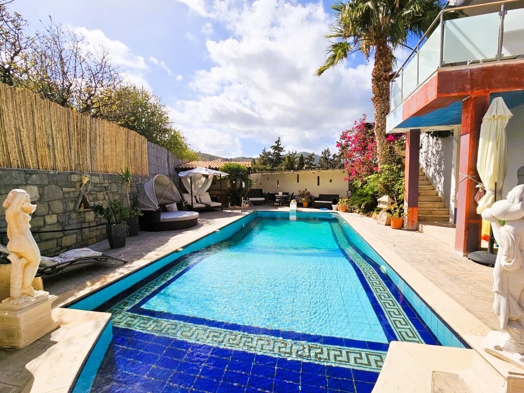For Sale Villa 500 m² in Crete