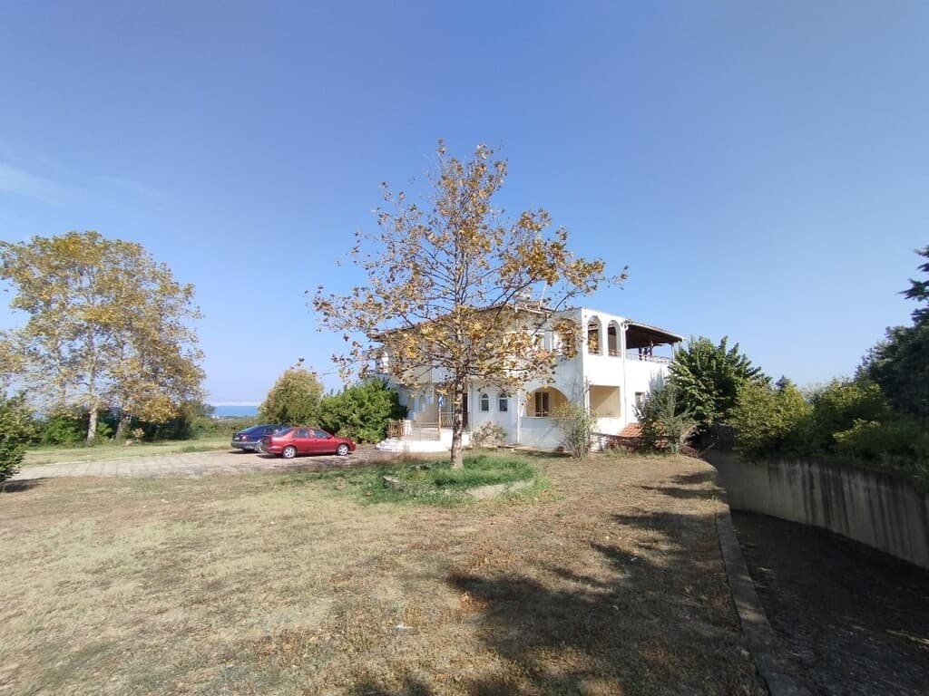 For Sale Villa 550 m² in the suburbs of Thessaloniki