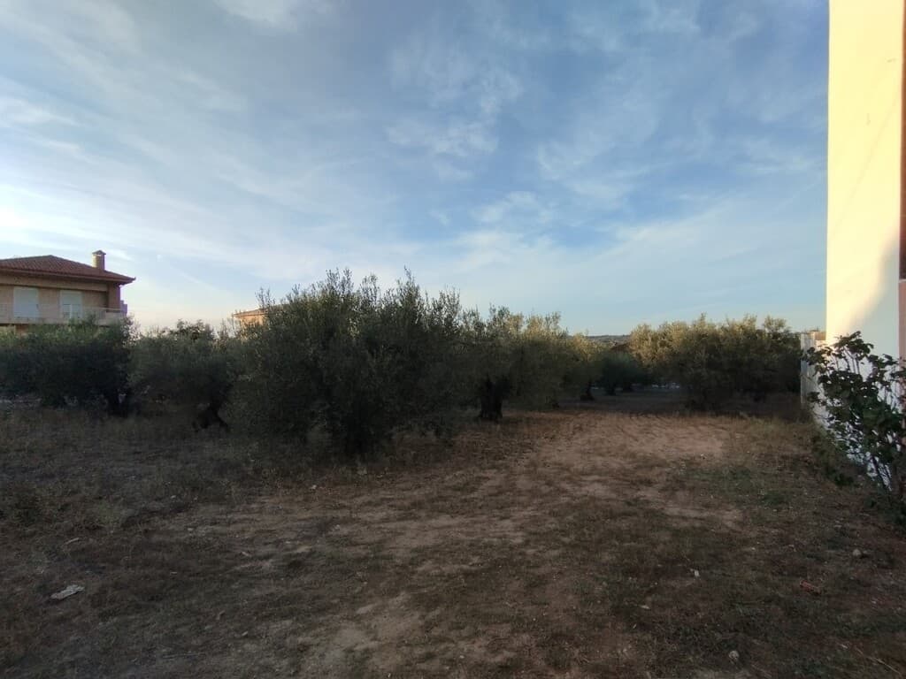 For Sale Land 1483 m² in the suburbs of Thessaloniki