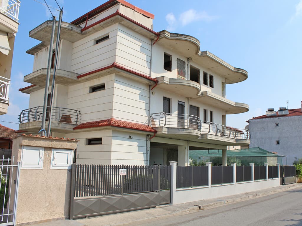 For Sale Detached house 242 m² on the Olympic Coast