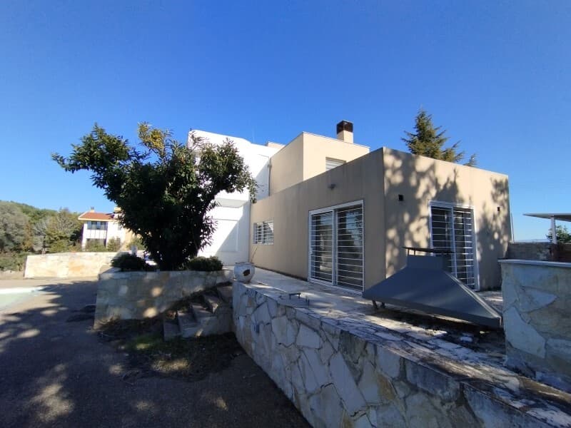 For Sale Villa 610 m² in the suburbs of Thessaloniki