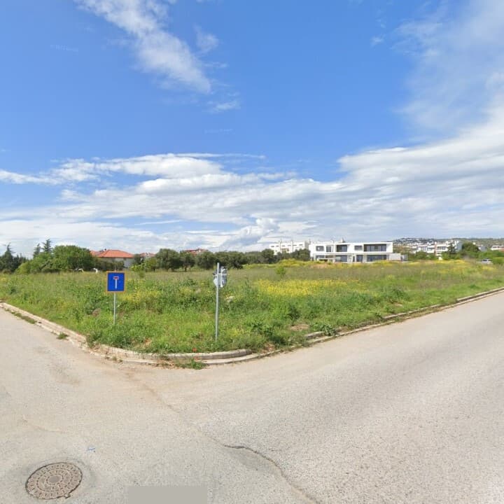 For Sale Land 1850 m² in the suburbs of Thessaloniki