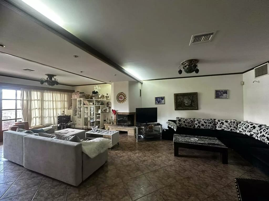 For Sale Flat 167 m² in Athens