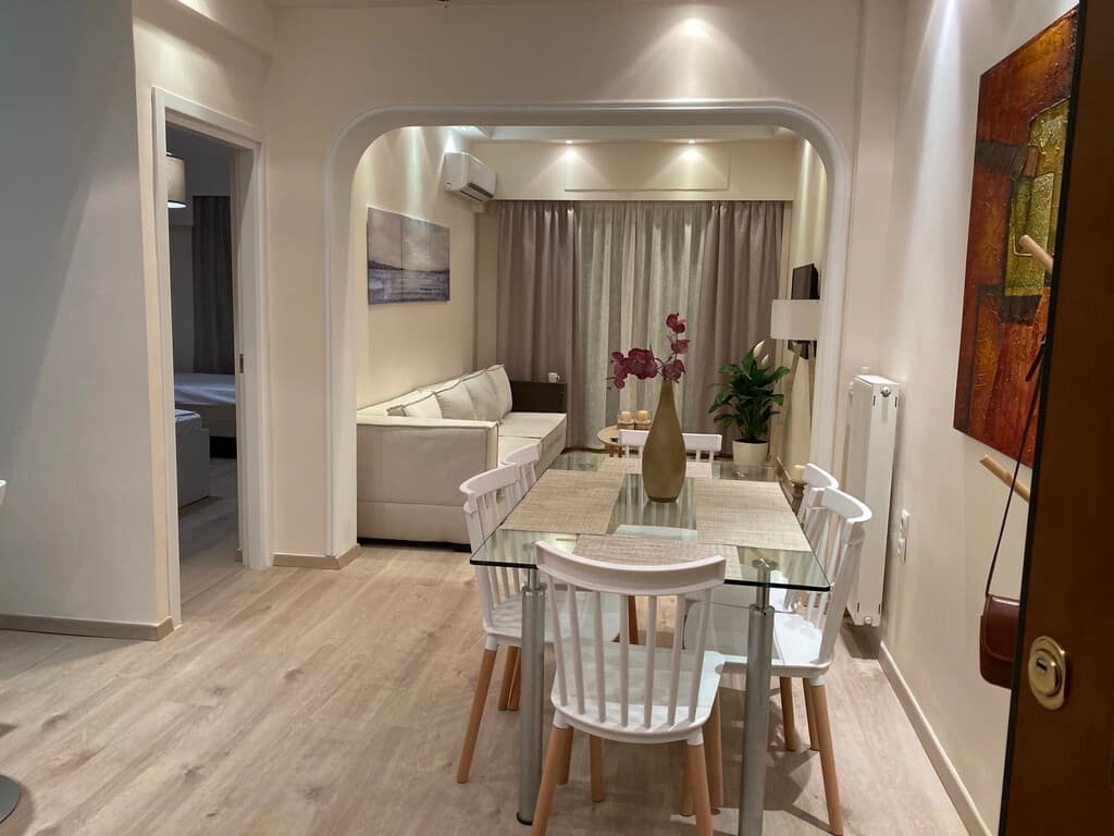 Two-Bedroom Apartment with Elevator in Koukaki, Athens
