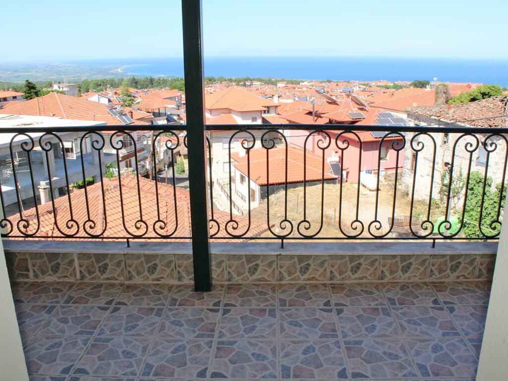 Spacious Three-Bed Duplex with Sea and Mountain Views in Litochoro