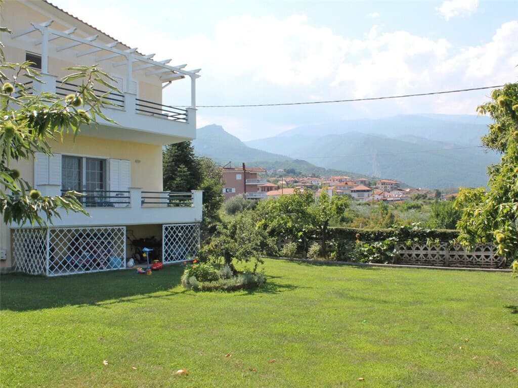 For Sale Detached house 220 m² on the Olympic Coast